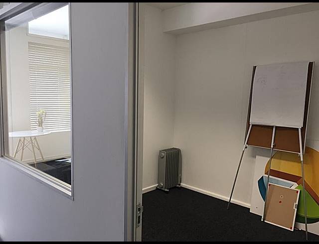 107M² OFFICE TO LET IN WESTLAKE